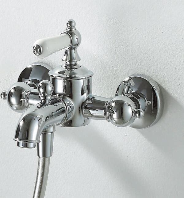 Смеситель для ванны с душем BRAVAT ART F675109C-B , однозахватный