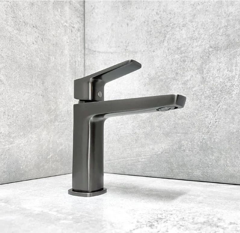 Смеситель Belz White House BELZ B10715-3, латунь, цвет стальной