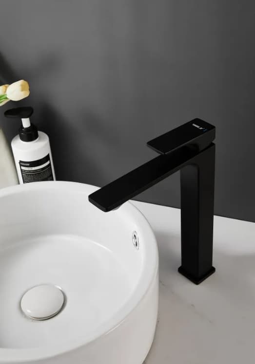 Смеситель Belz White House BELZ B11709-7, латунь, цвет черный