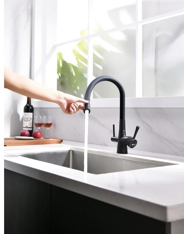 Смеситель с гибким изливом Lemark COMFORT LM3075BL, латунь, цвет черный